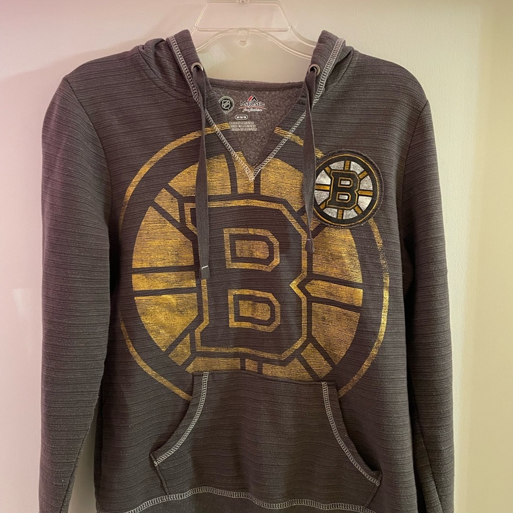 Boston Bruins V-Neck Majestic Hoodie - Size Medium